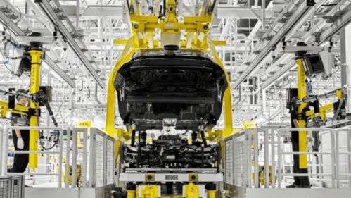 路特斯Eletre正式下线，开启高性能电动SUV新篇章